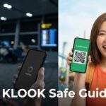클룩 Klook 사기: 공항에서 클룩 앱 로딩 화면을 보며 불안해하는 남성과 놀이공원에서 예약 확정 QR코드를 보여주며 웃는 여성의 분할 이미지. 중앙 하단에 'KLOOK Safe Guide' 텍스트가 있다.