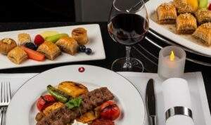 터키 항공 비즈니스석 기내식 스테이크와 촛불 디너