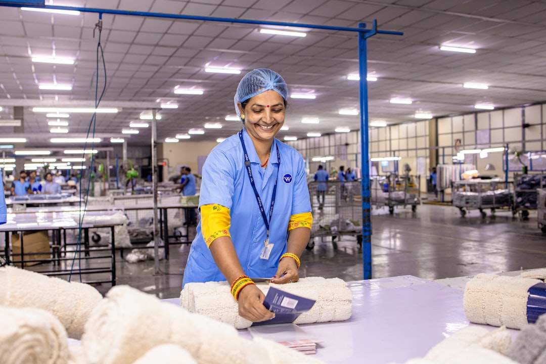 메디톡스 로고와 바이오/헬스케어 산업의 혁신적인 미래