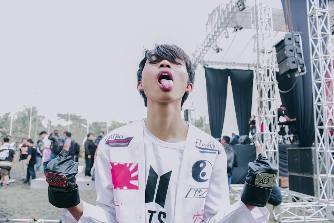 JYP 엔터테인먼트의 K팝 성공 전략과 산업 생태계 분석